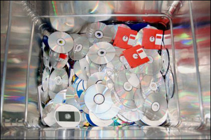 Воздействие плохих условий хранения приводит к физическому износу или порче носителей